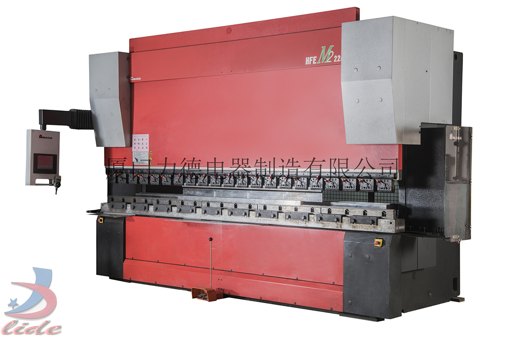 AMADA CNC bending machine (can process 4 meters of material)